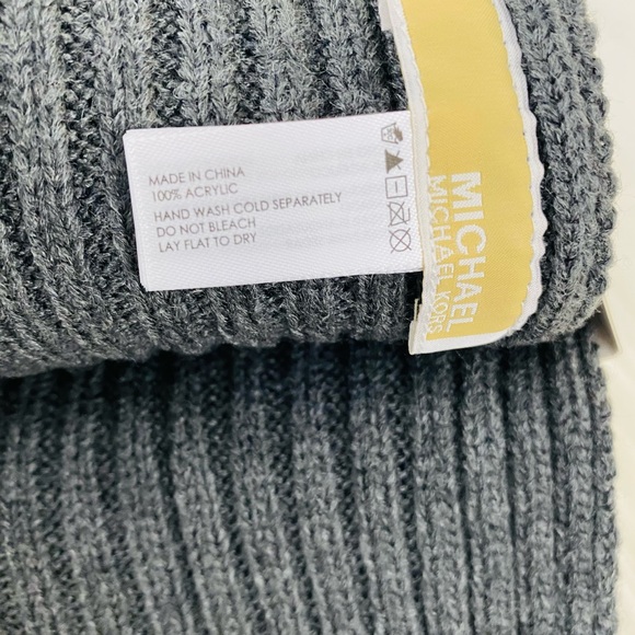 Michael Kors Women’s Hat & Scarf Set - Picture 7 of 7